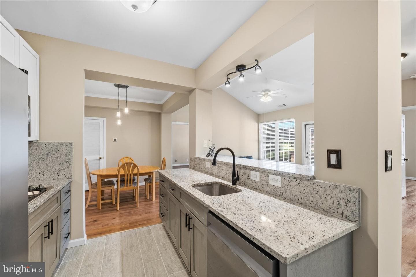46628 Drysdale Ter # 301 photo 6