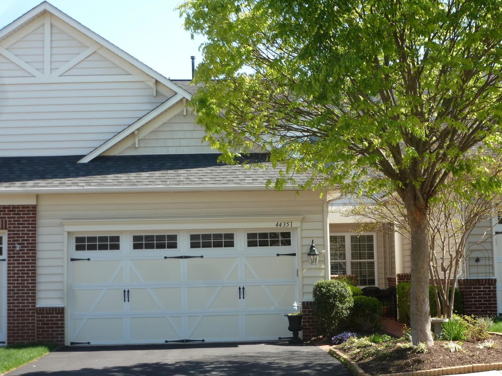 44351 Oakmont Manor Square