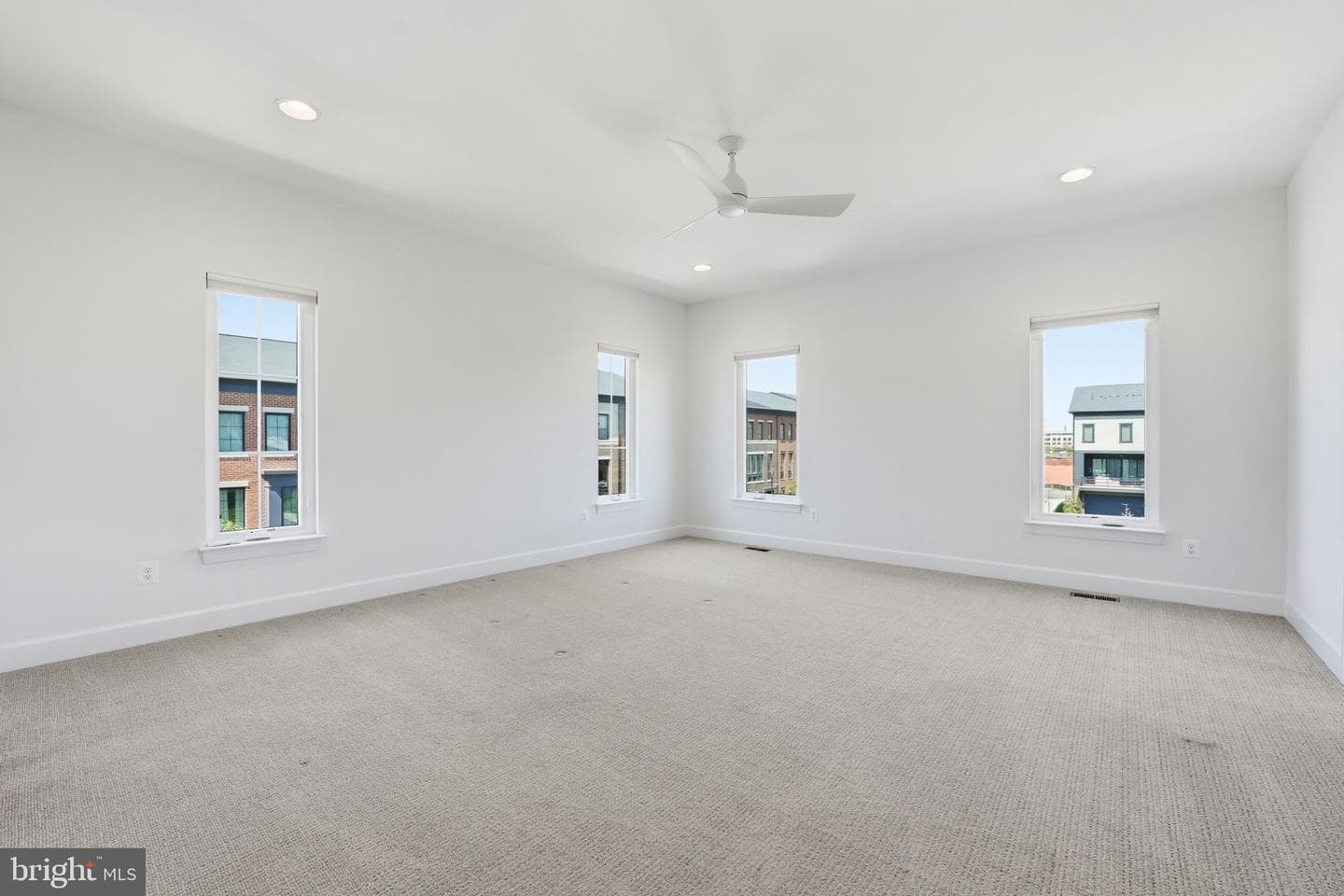 20230 Taft Terrace photo 12