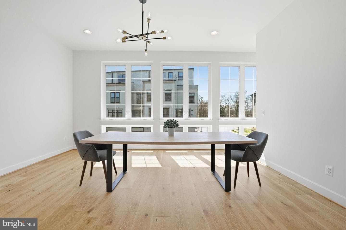 20230 Taft Terrace photo 5