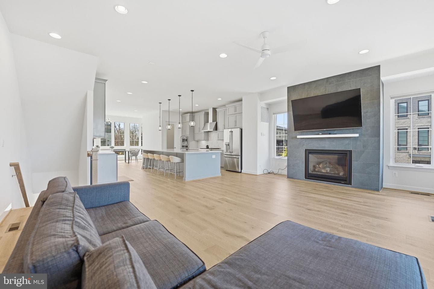 20230 Taft Terrace photo 9