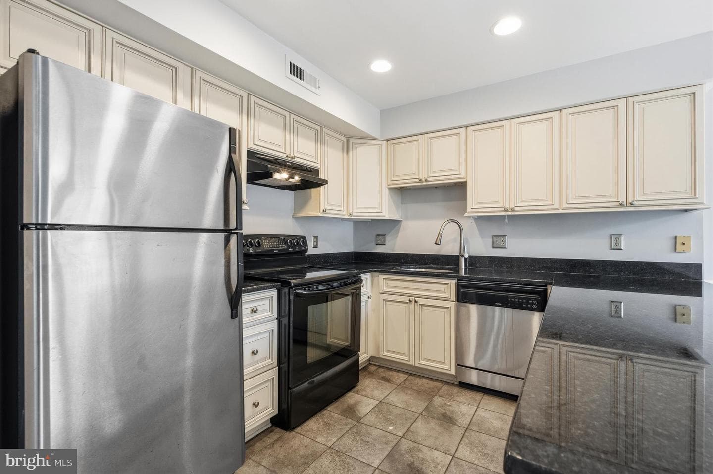 34 Millard Court photo 7