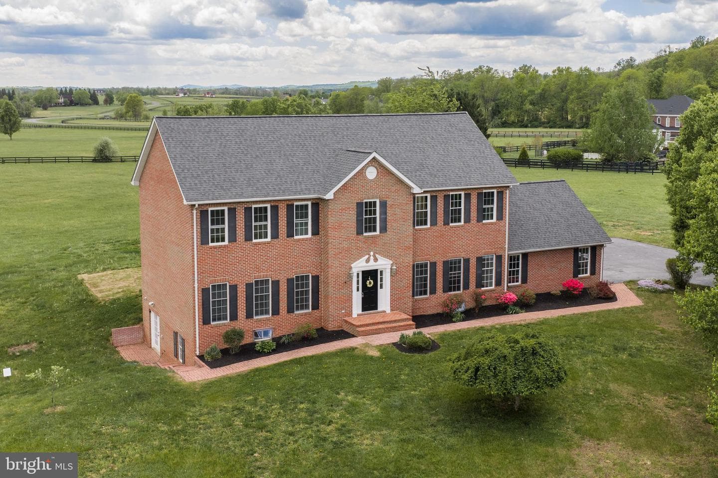 42827 Spinks Ferry Road, Leesburg