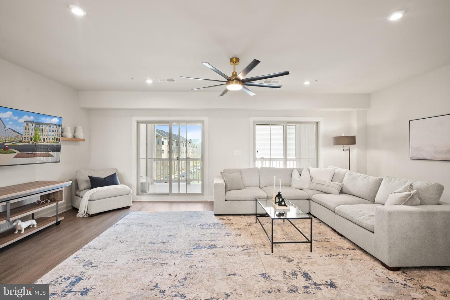 24252 Thurso Square photo 10