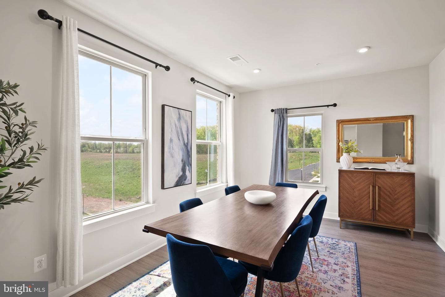 24252 Thurso Square photo 3
