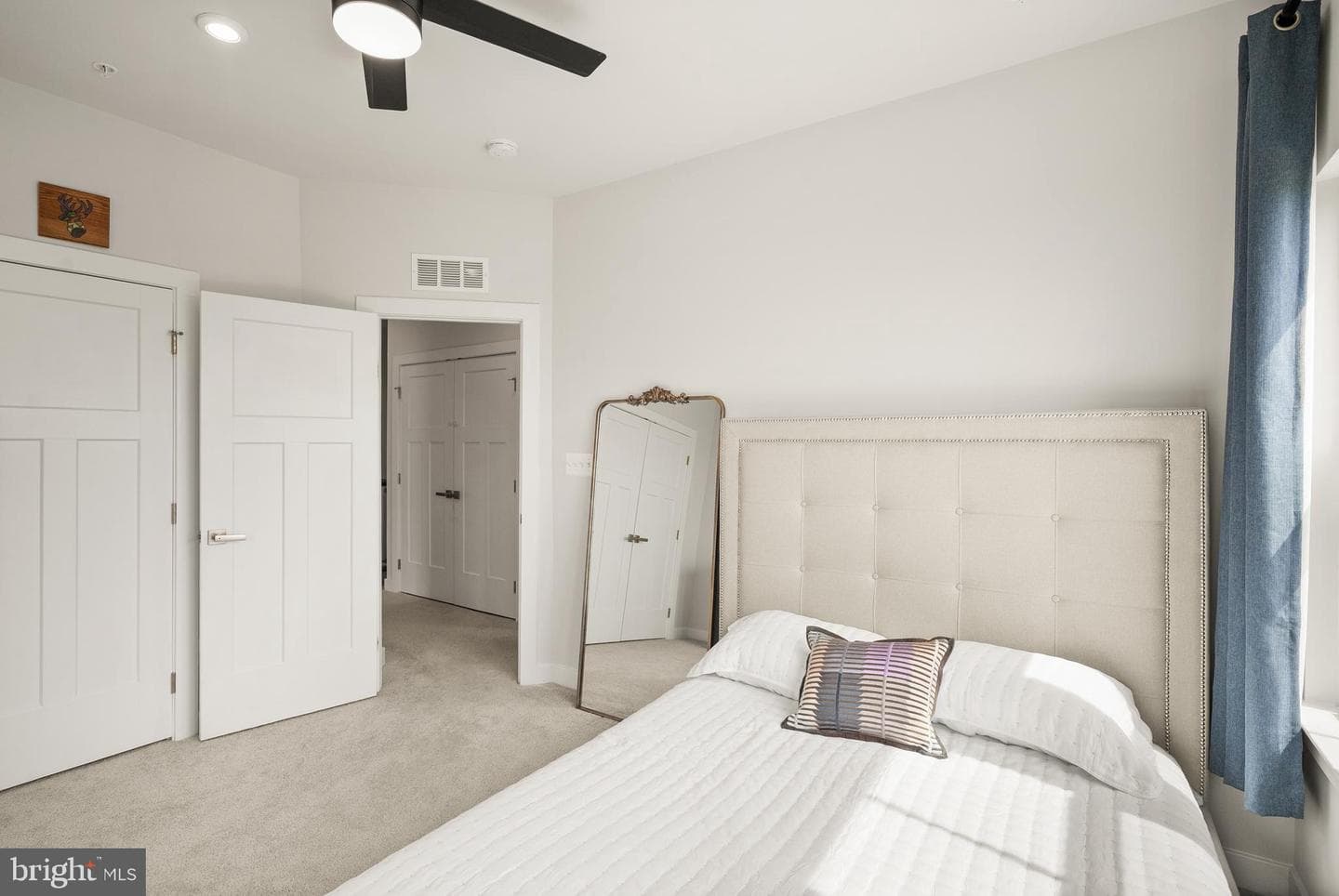 24252 Thurso Square photo 30