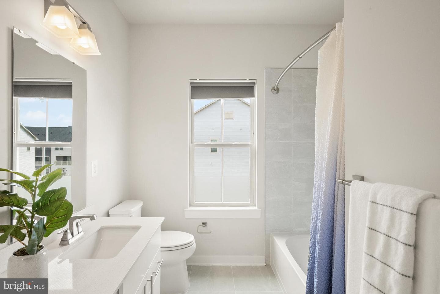 24252 Thurso Square photo 33