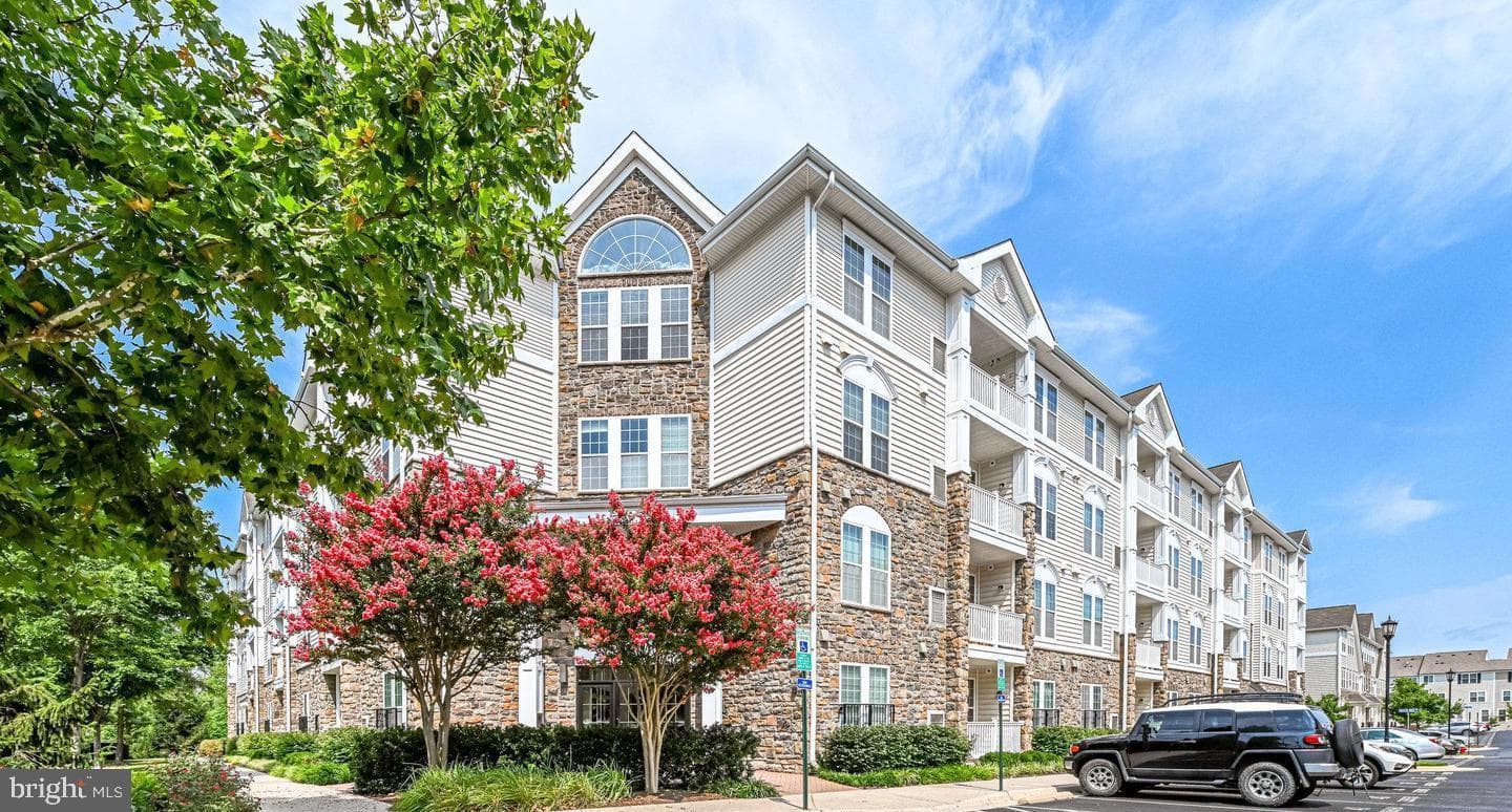 24701 Byrne Meadow Square #108, Aldie