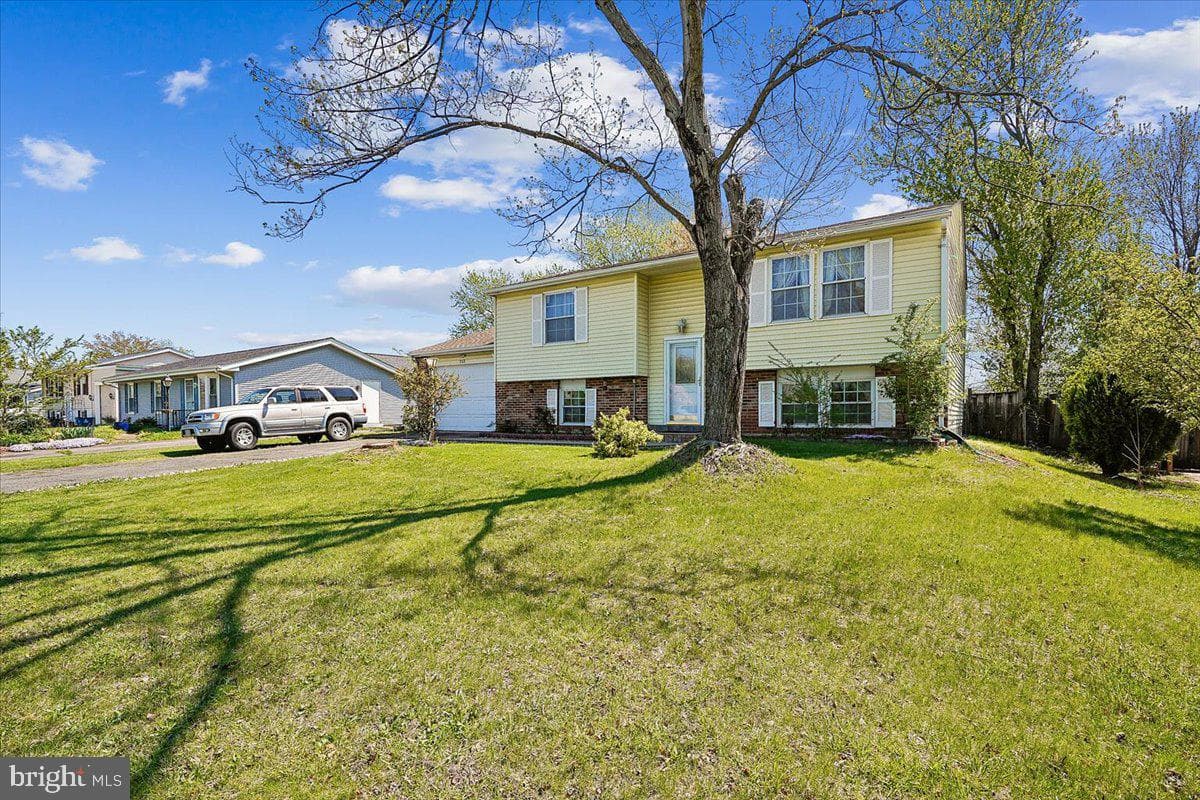 712 N Sterling Boulevard photo 2