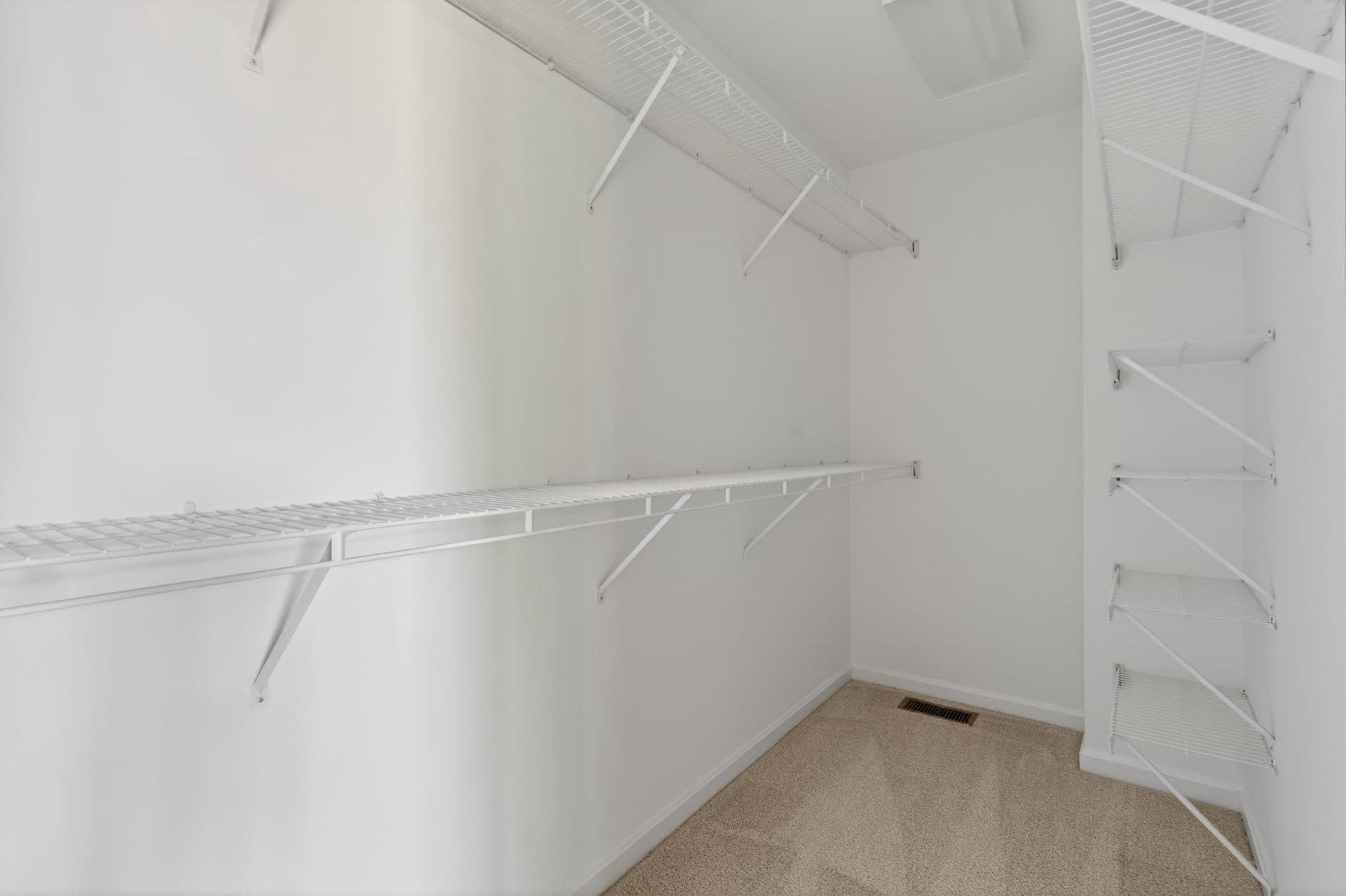 47647 Sandbank Square photo 27