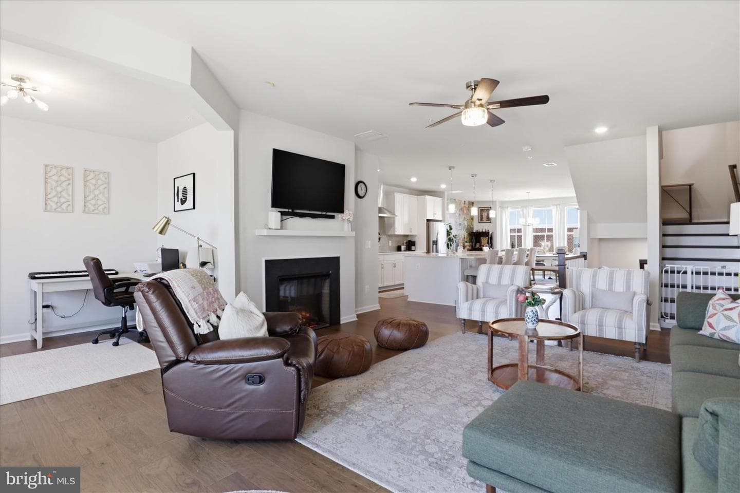 920 California Drive NE photo 9