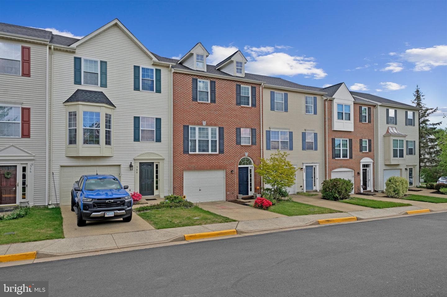 590 Tuliptree Square NE photo 2