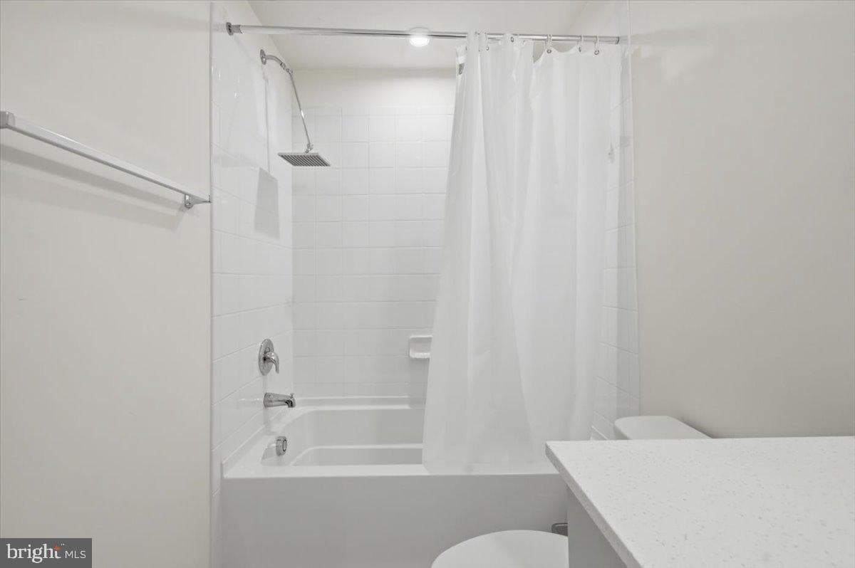 46037 Woodpecker Square photo 22