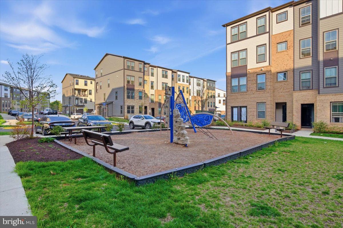 46037 Woodpecker Square photo 33