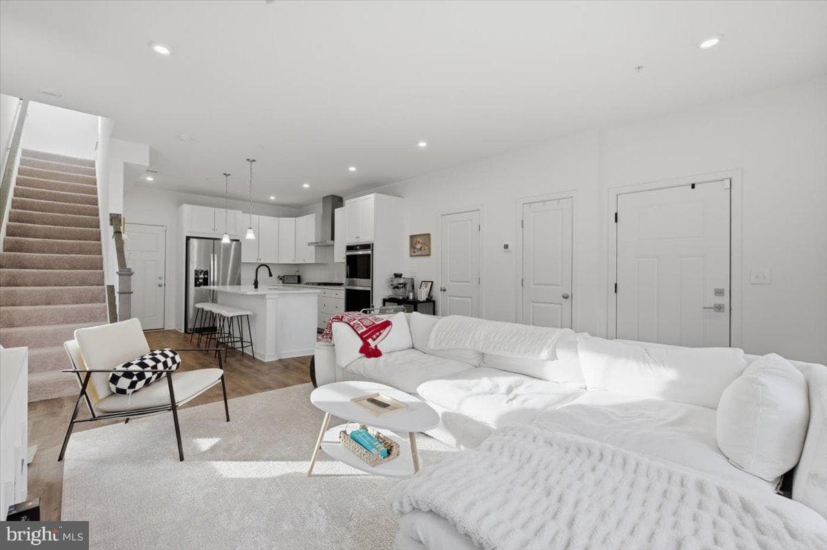46037 Woodpecker Square photo 5