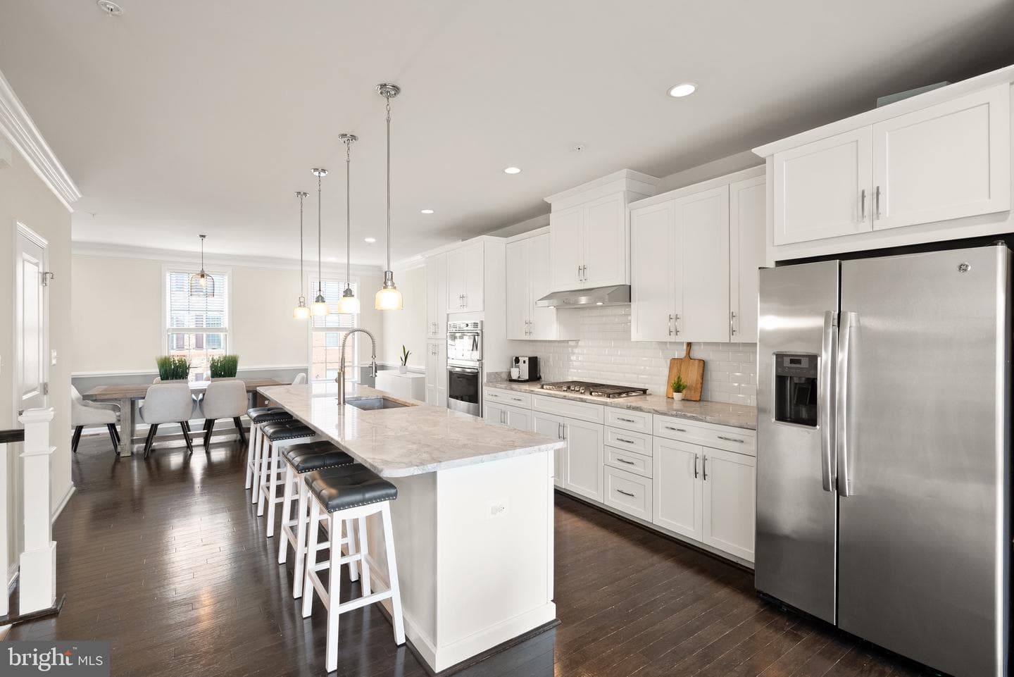 43197 Halkett Square