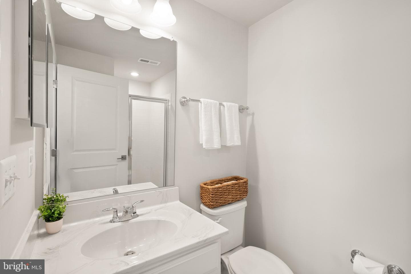 43197 Halkett Square photo 8