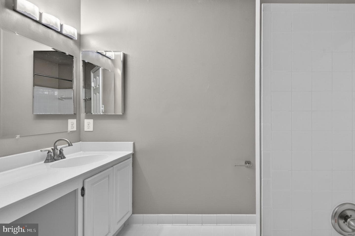 47697 Whirlpool Square photo 32