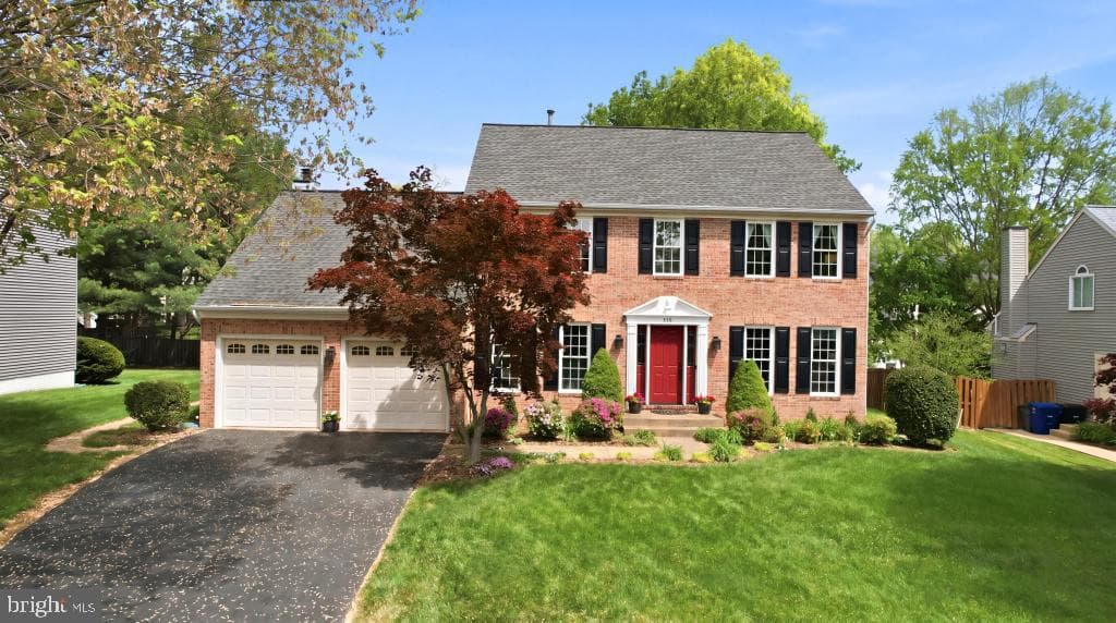 210 Foxborough Drive SW