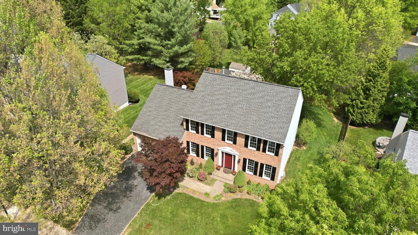 210 Foxborough Drive SW photo 2