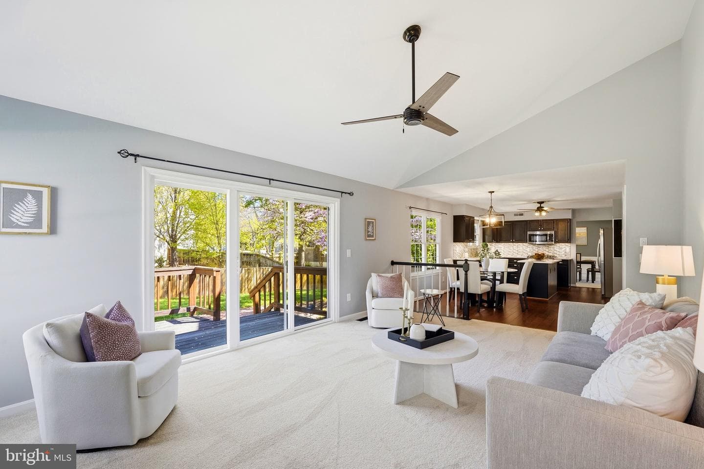 210 Foxborough Drive SW photo 33