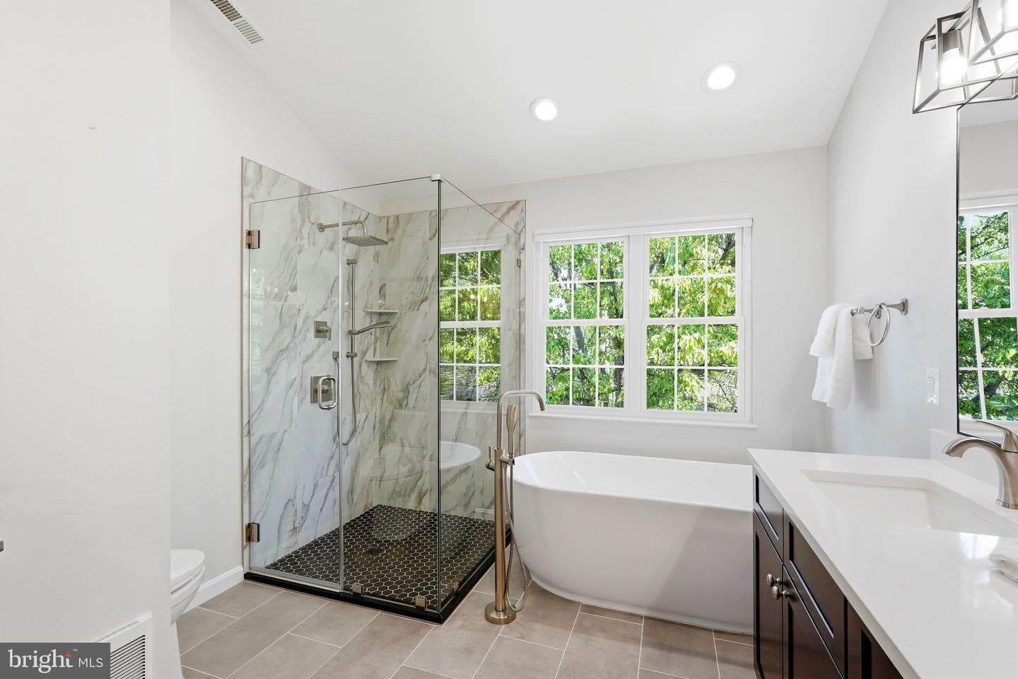 210 Foxborough Drive SW photo 46