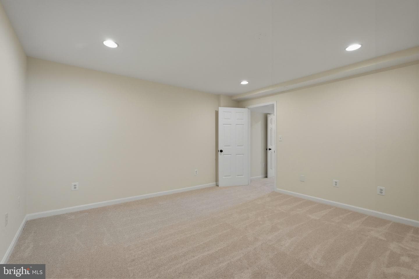210 Foxborough Drive SW photo 65