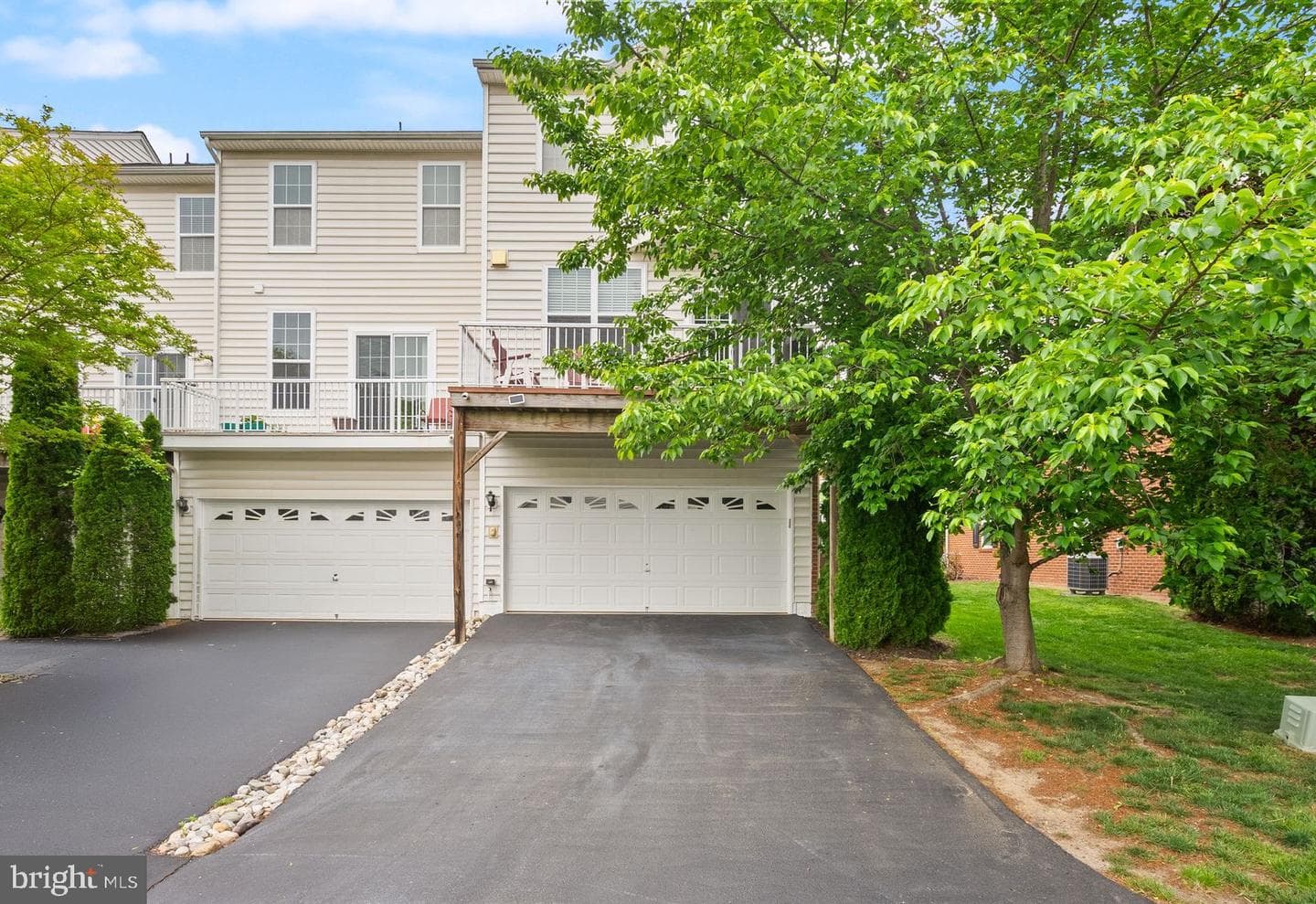 23128 Dunlop Heights Terrace photo 2