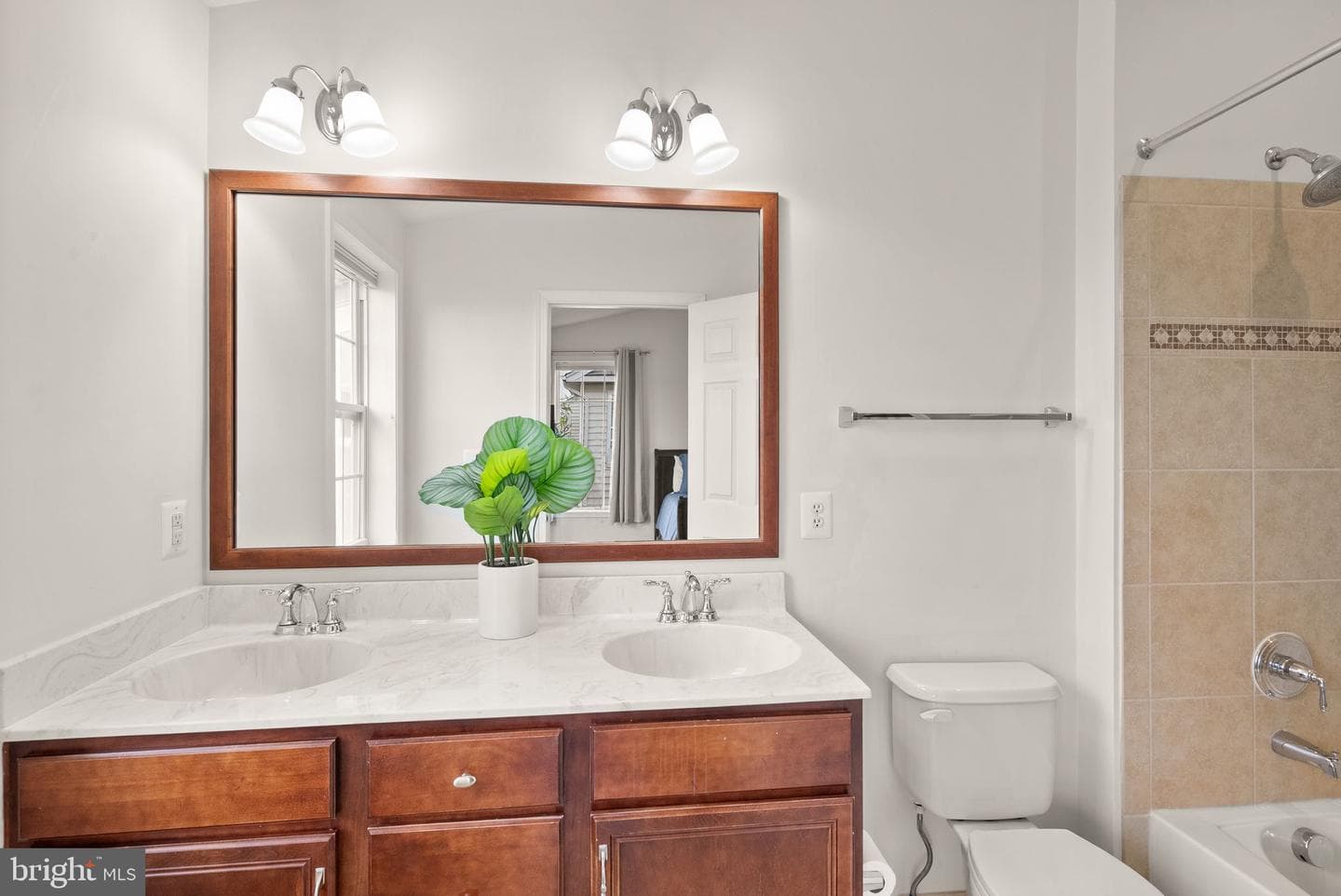 23128 Dunlop Heights Terrace photo 5