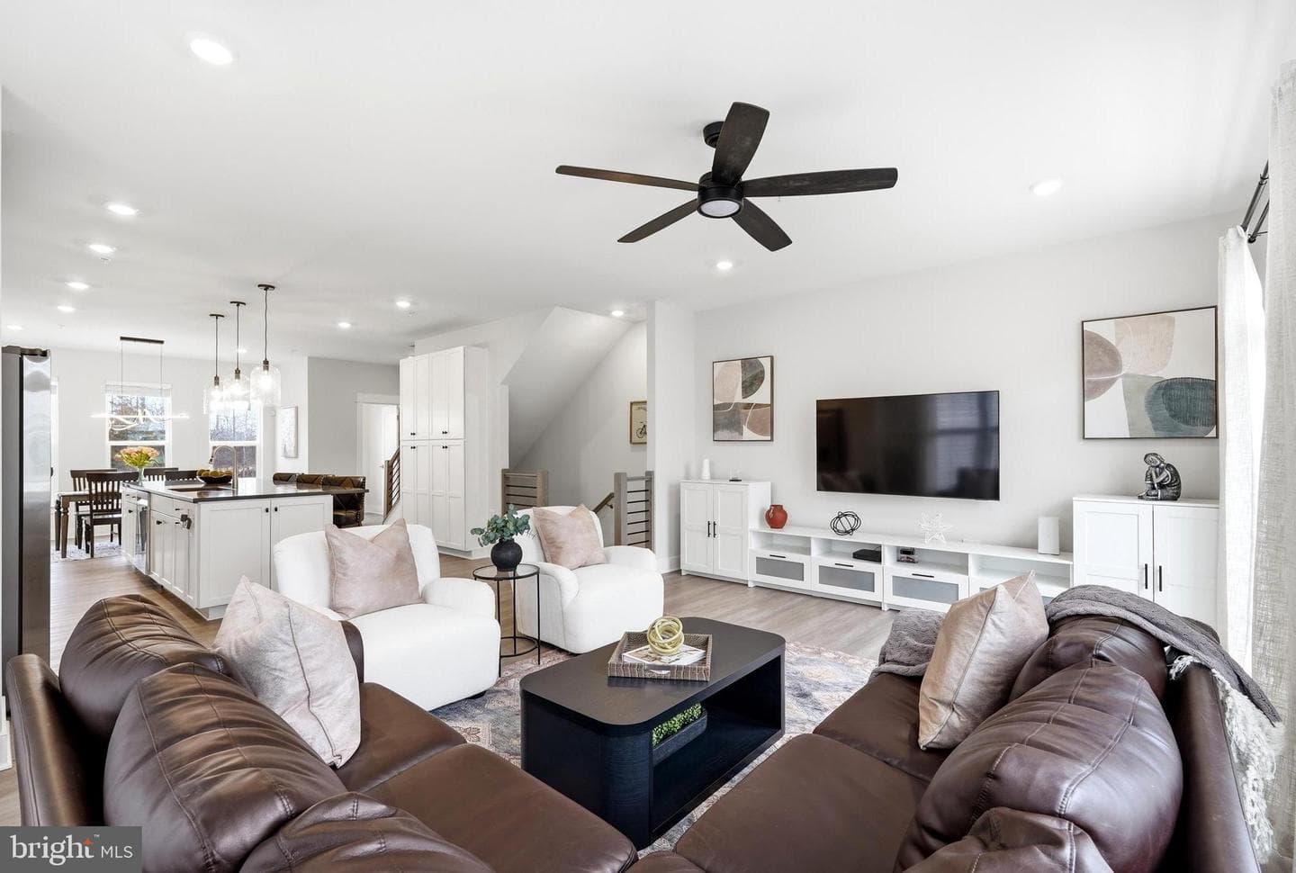 22801 Tawny Pine Square photo 2