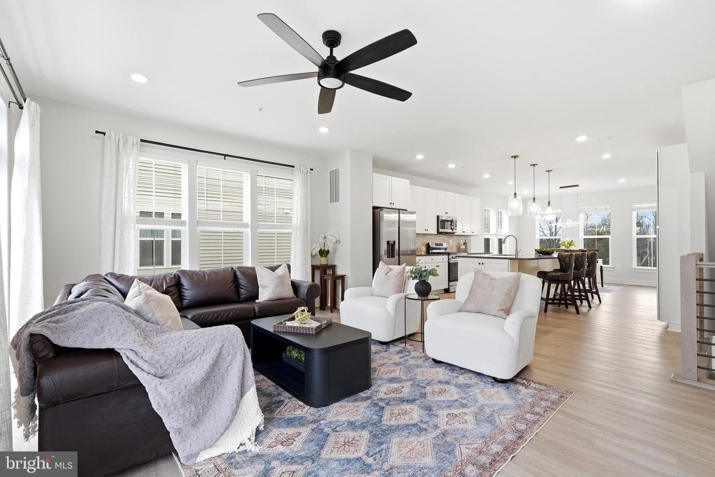 22801 Tawny Pine Square photo 3