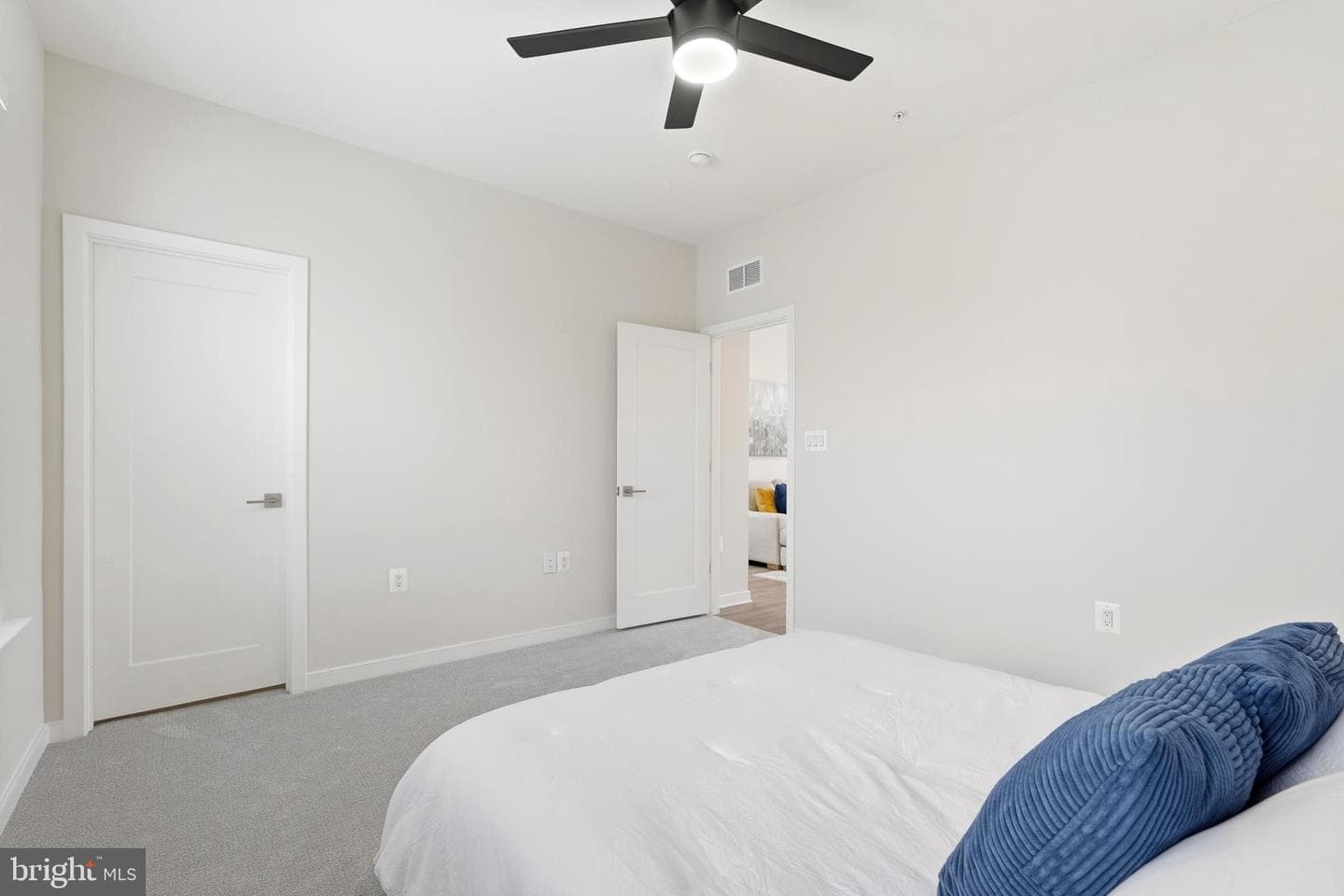 22801 Tawny Pine Square photo 75