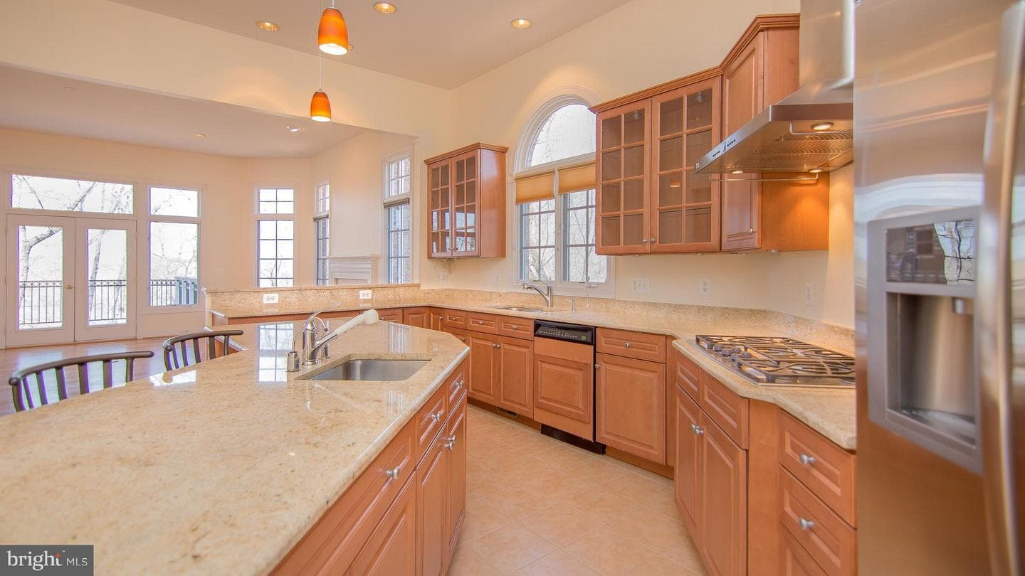 18208 Shinniecock Hills Place photo 10