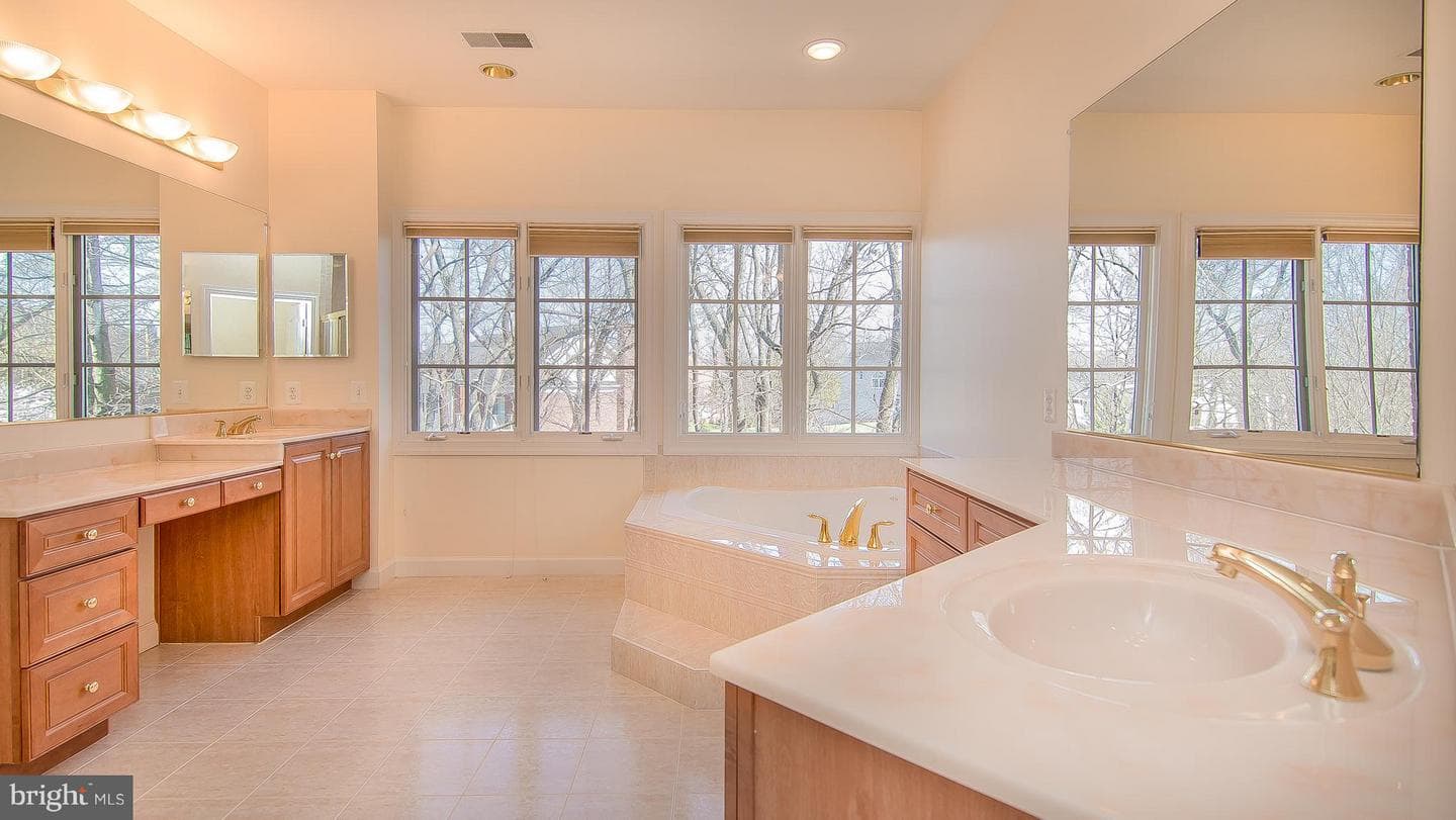 18208 Shinniecock Hills Place photo 16