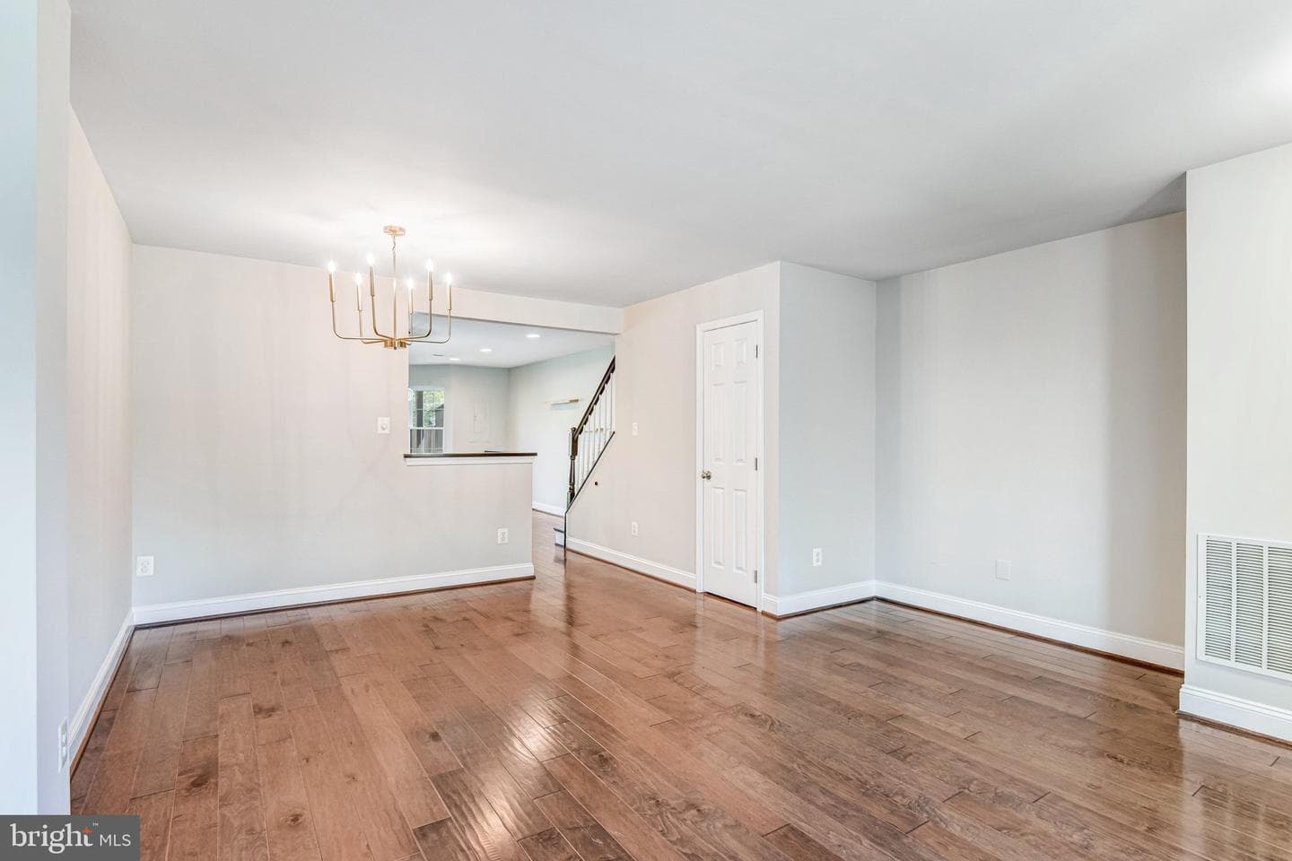 22142 Trailside Square photo 6