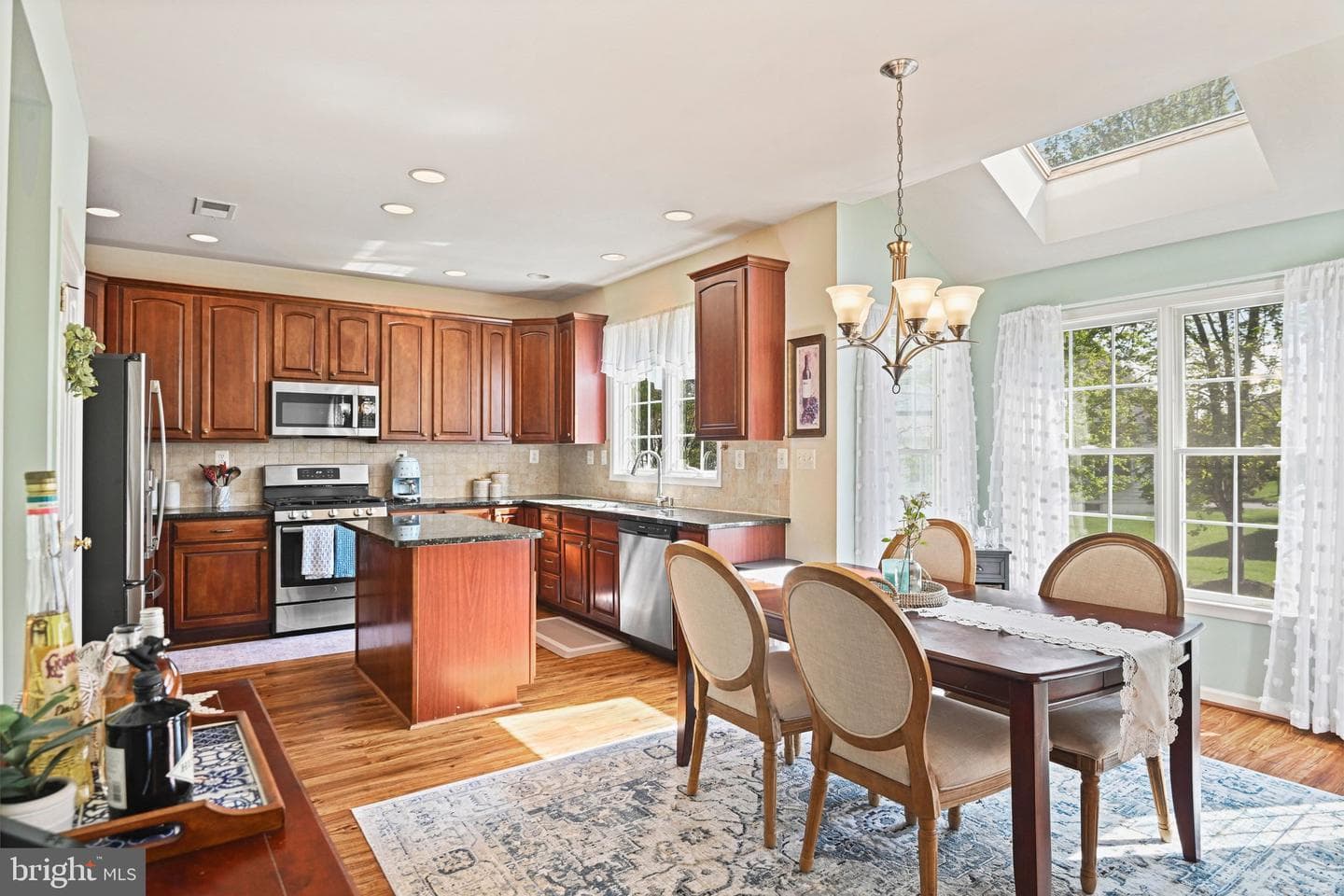 22845 Queensbridge Drive photo 8