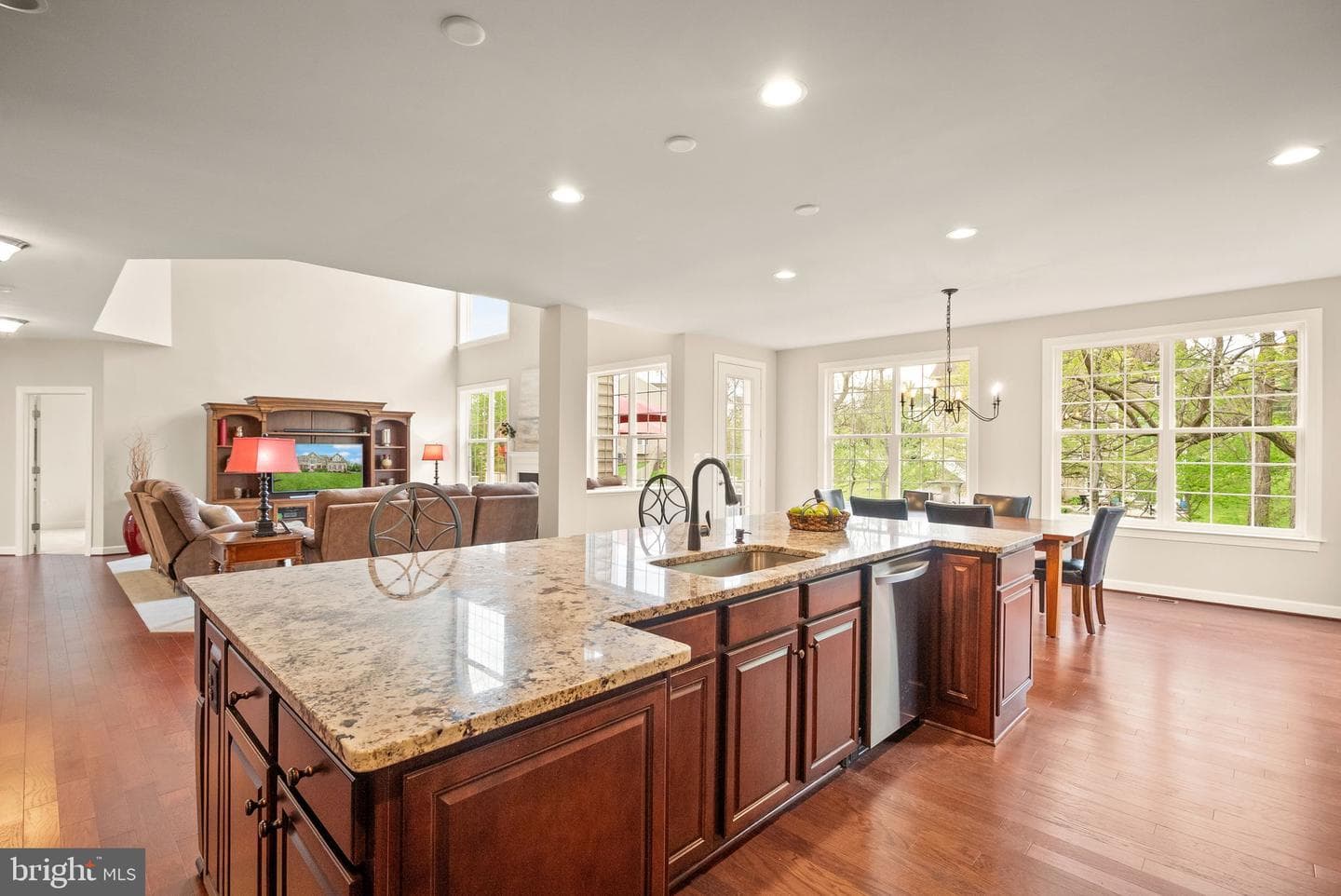 14 Braeburn Court photo 32