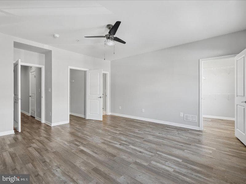 42143 Piebald Square photo 20