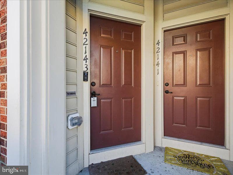 42143 Piebald Square photo 3