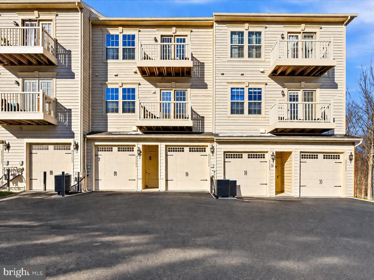 42143 Piebald Square photo 32