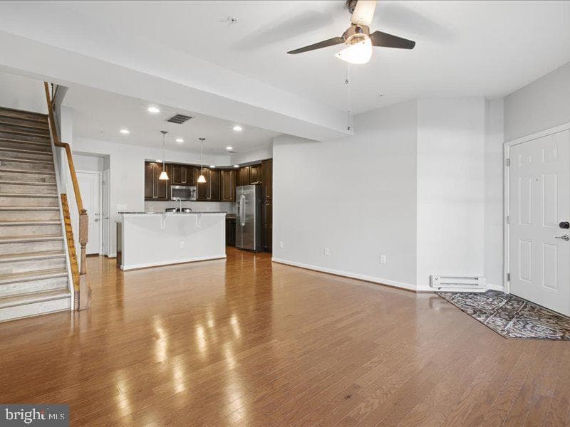 42143 Piebald Square photo 7