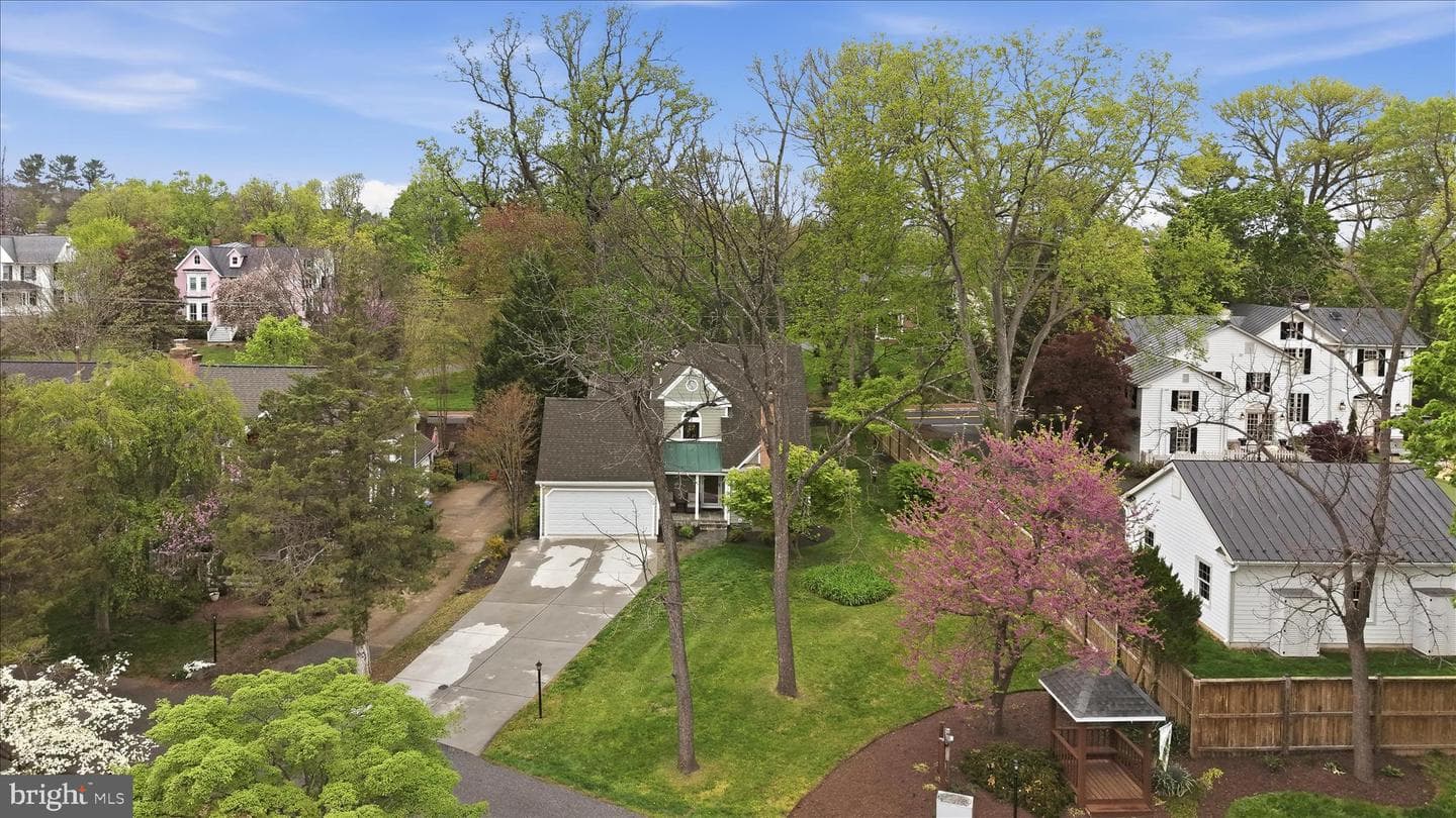 320 Loudoun Street SW photo 49