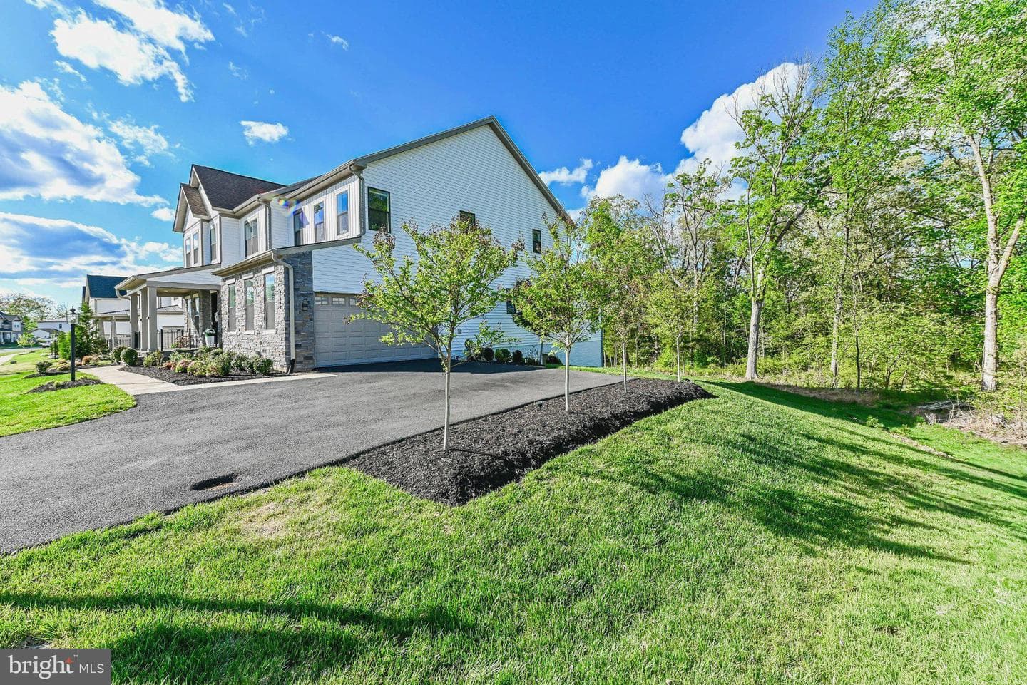 25004 Falling Brook Circle photo 4
