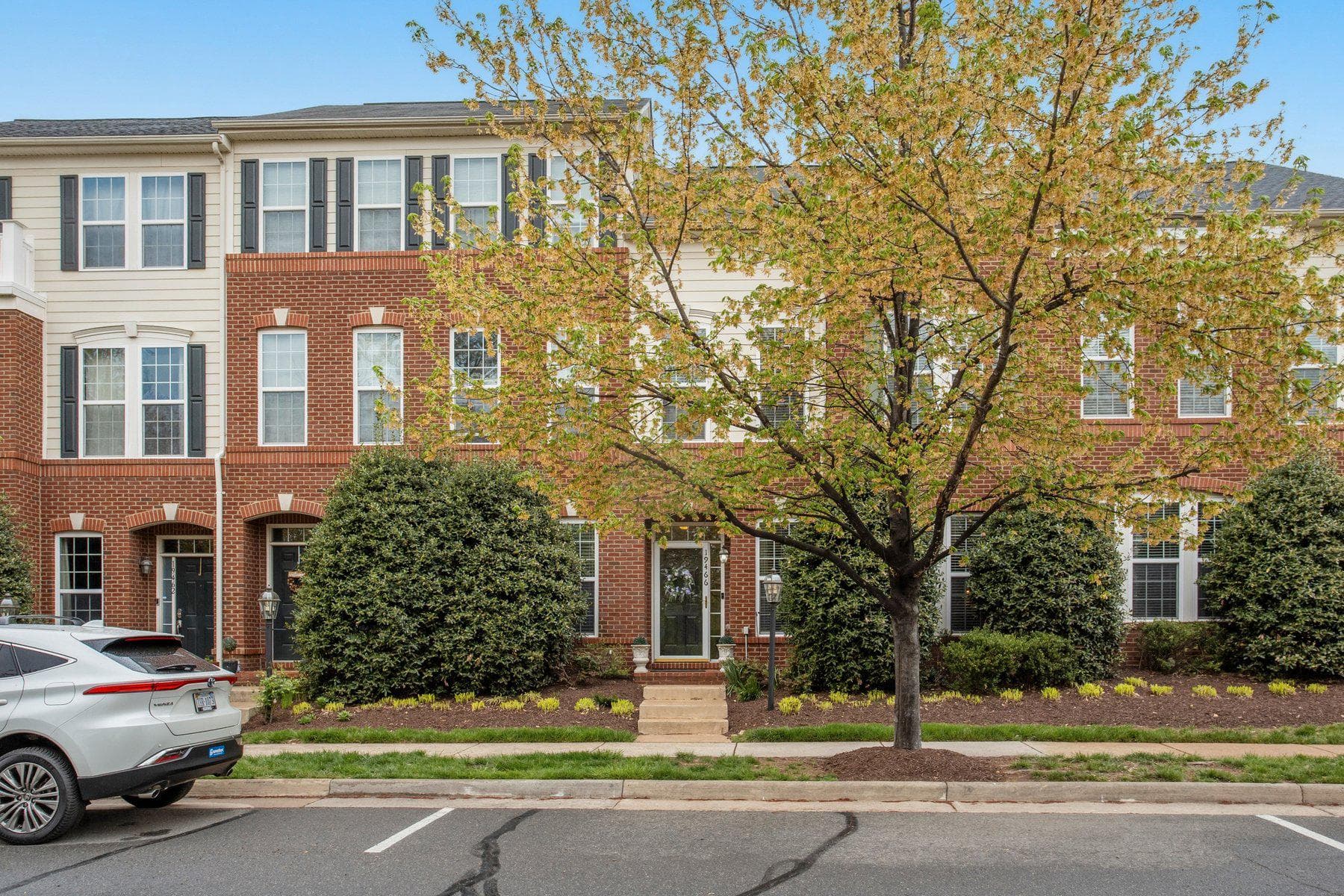 19466 Front St, Leesburg