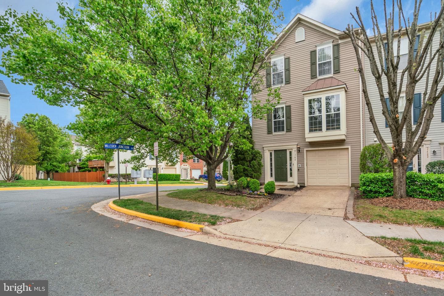 21780 Mornington Cresent Terrace photo 5