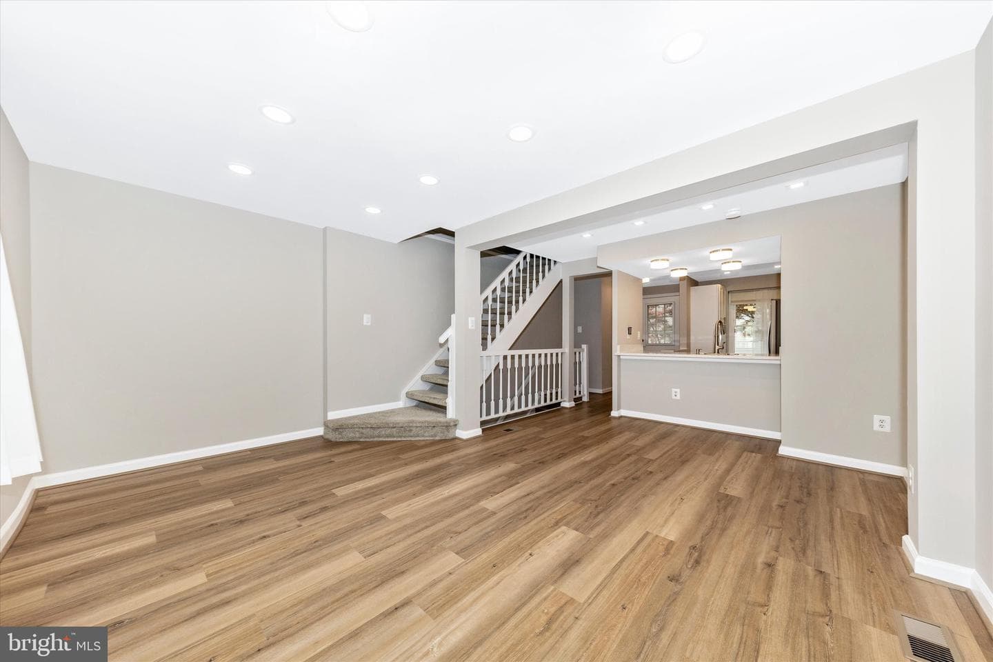 106 Charing Court photo 11