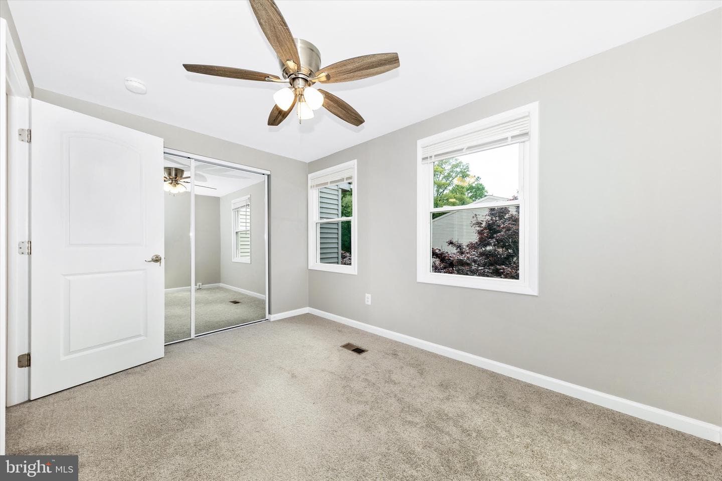 106 Charing Court photo 22