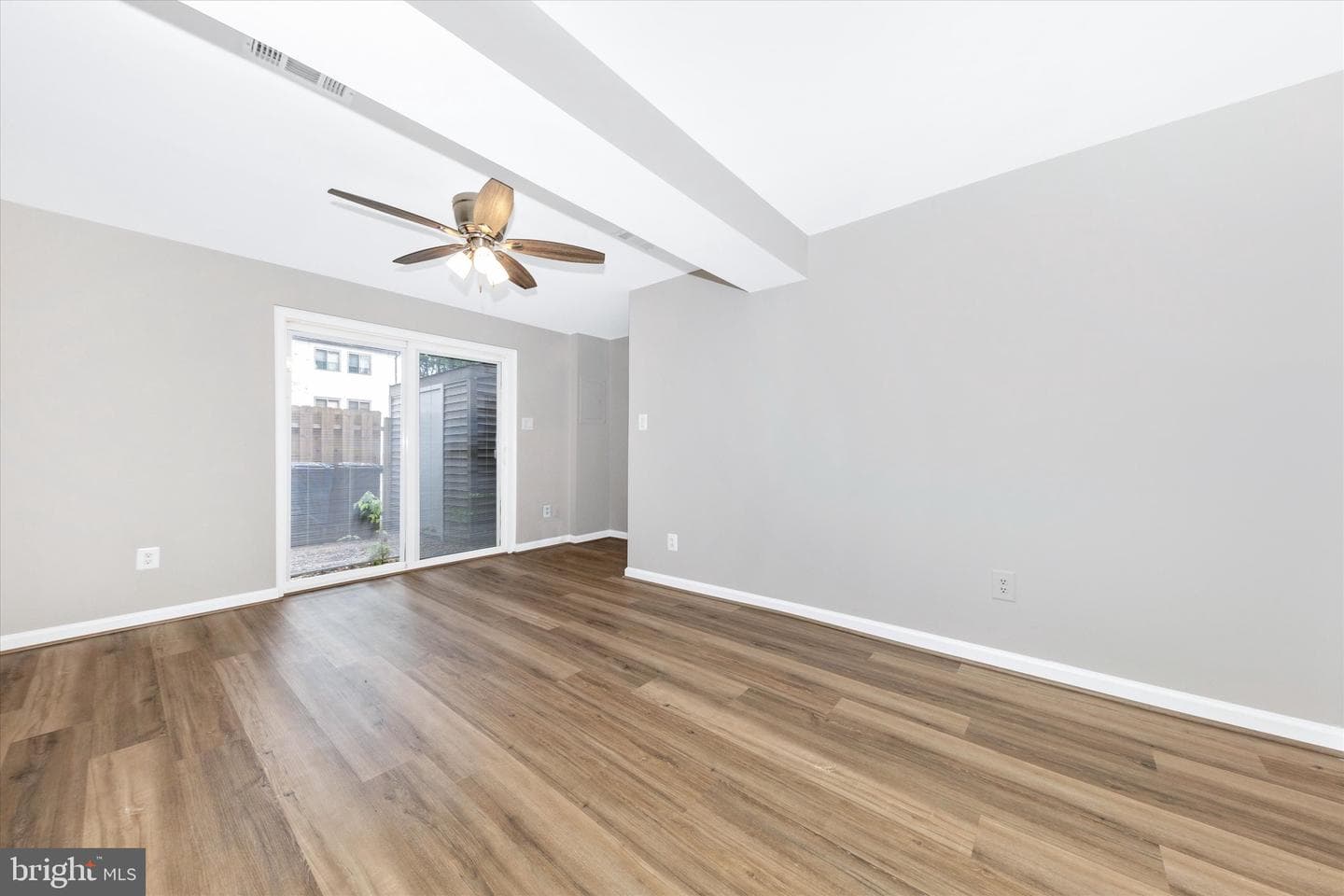 106 Charing Court photo 27