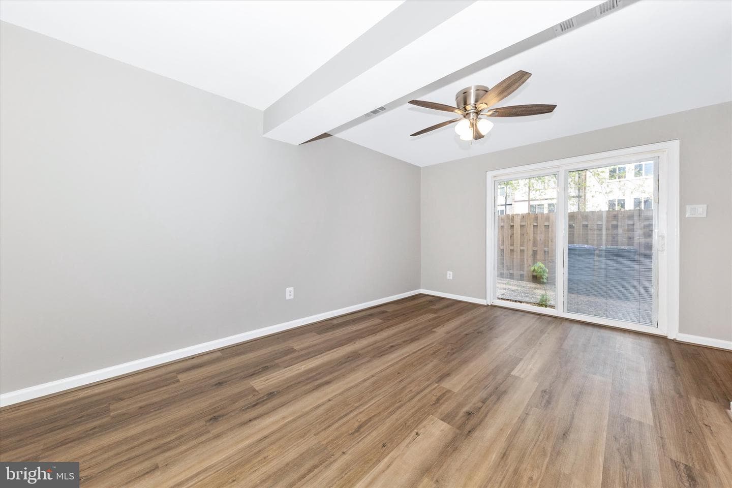 106 Charing Court photo 28