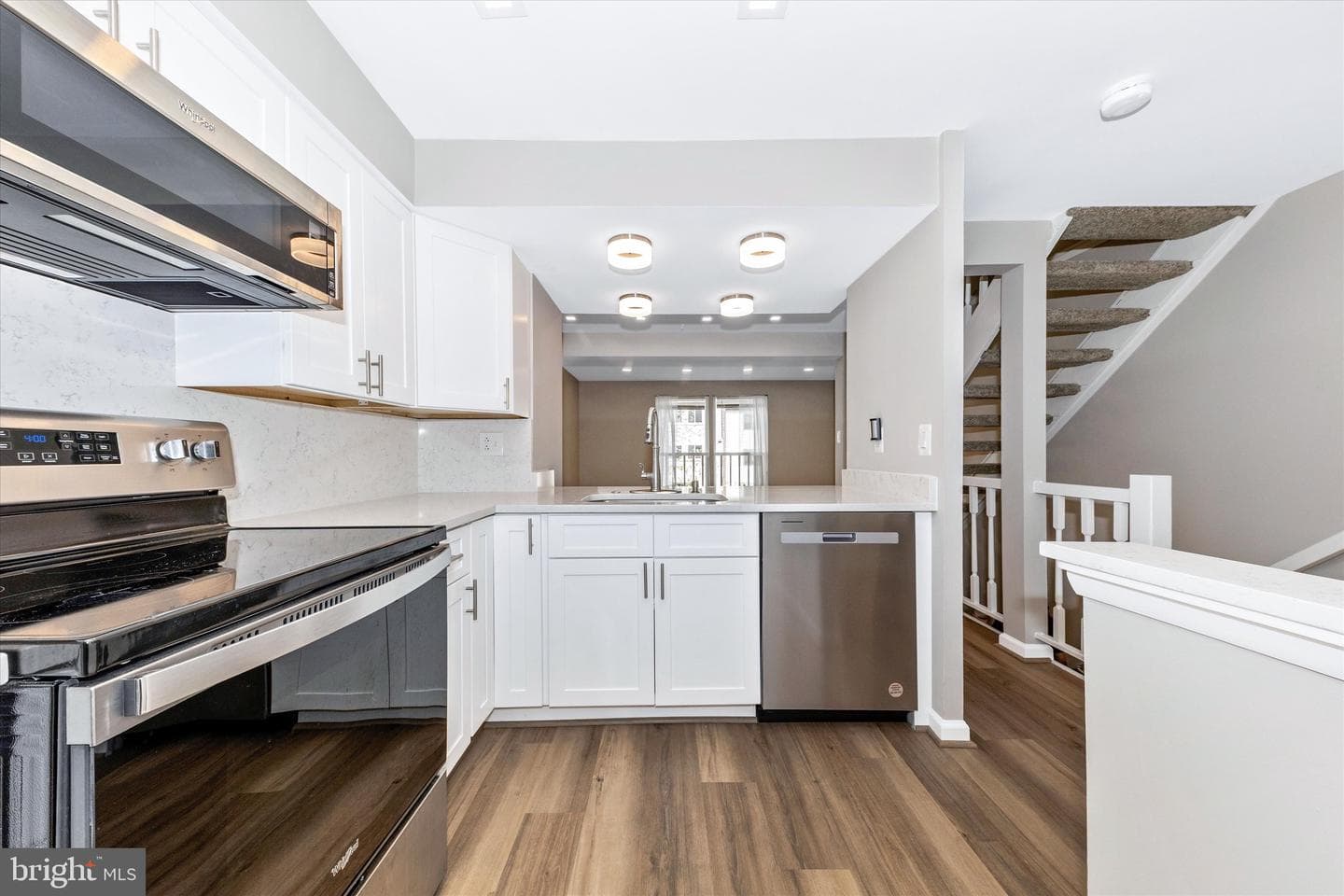 106 Charing Court photo 5